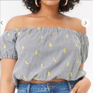 NWOT🎉Banana and gingham crop top